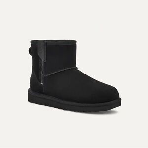 NIB UGG Womens Classic Mini Bailey Zip Boot
